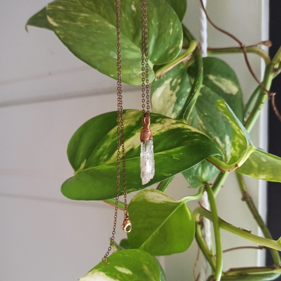 Copper and Quartz Crystal Necklace - Picture 3 of 5